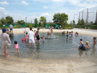 じゃぶじゃぶ池2